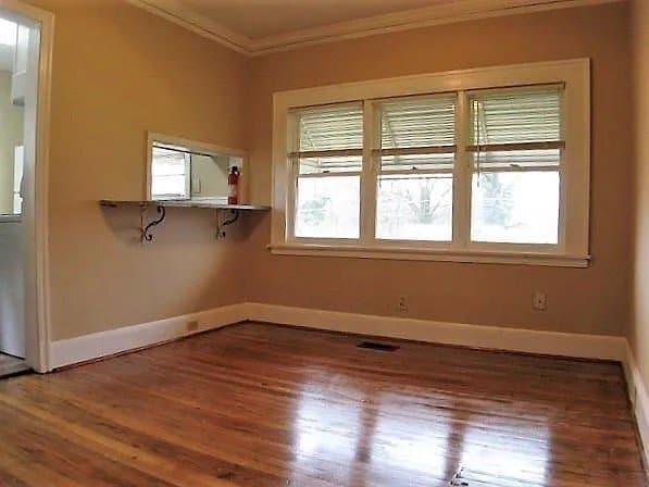 Building Photo - 958 Estes Dr SW