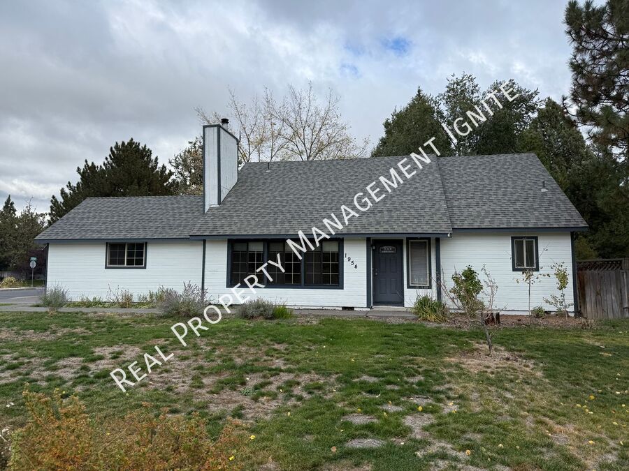 Foto principal - 1954 NE Red Rock Ln