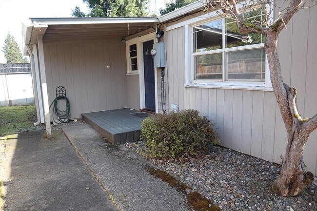 Building Photo - Charming 1 Bedroom Cottage in the Heights ...