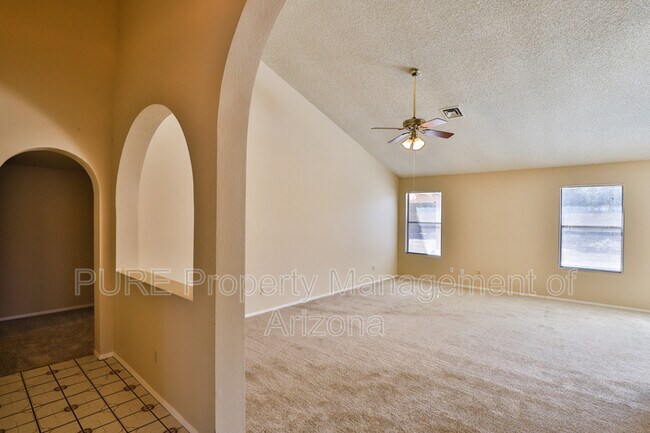 Foto del edificio - 2951 E Norcroft St