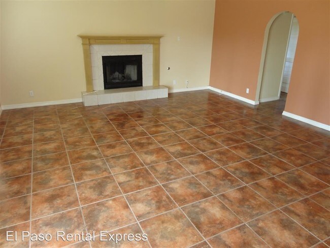 Building Photo - 7409 Plaza Redonda Dr