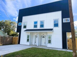 Building Photo - 999 Marjorie St