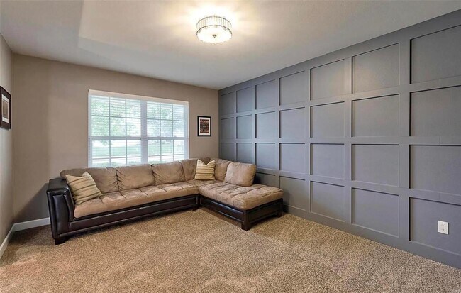 Building Photo - 884 Allenbrook Ave
