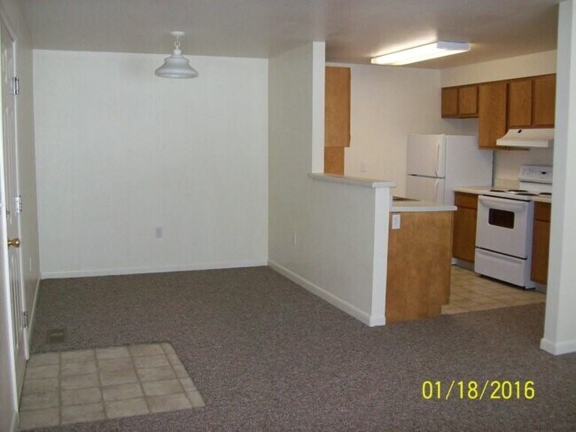 Foto del edificio - 343 W Pine St