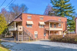 Building Photo - 318 Quarry St