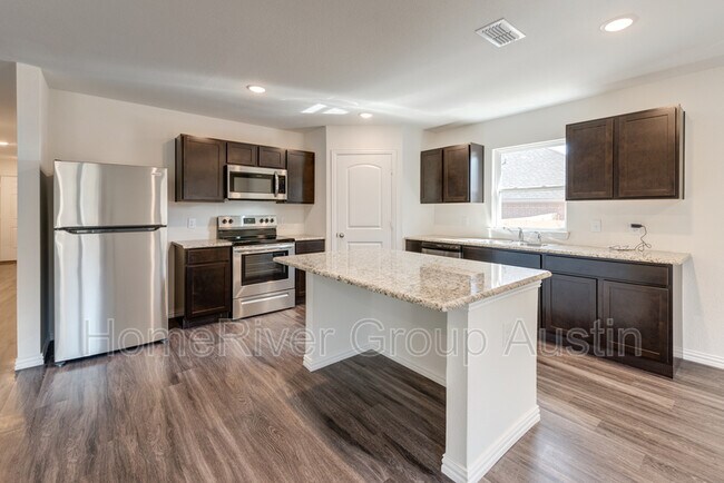 Building Photo - 1305 Excel Dr