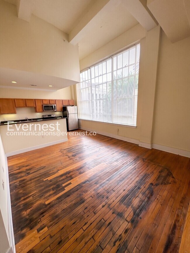 Foto del edificio - 525 E Grace St