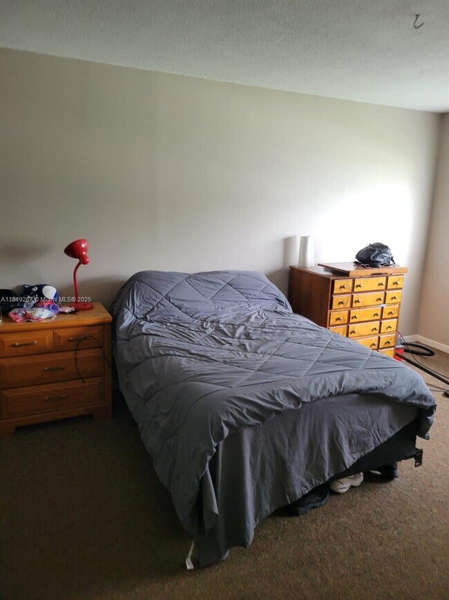 Foto del edificio - 4200 NW 3rd Ct