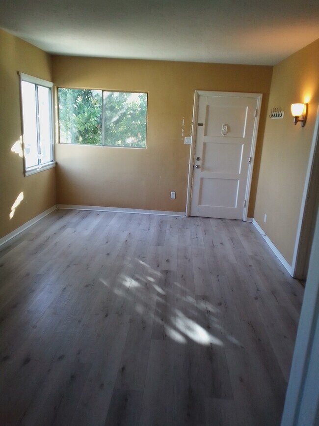 5502 Denny Ave Unit C, North Hollywood, CA 91601 Apartments in