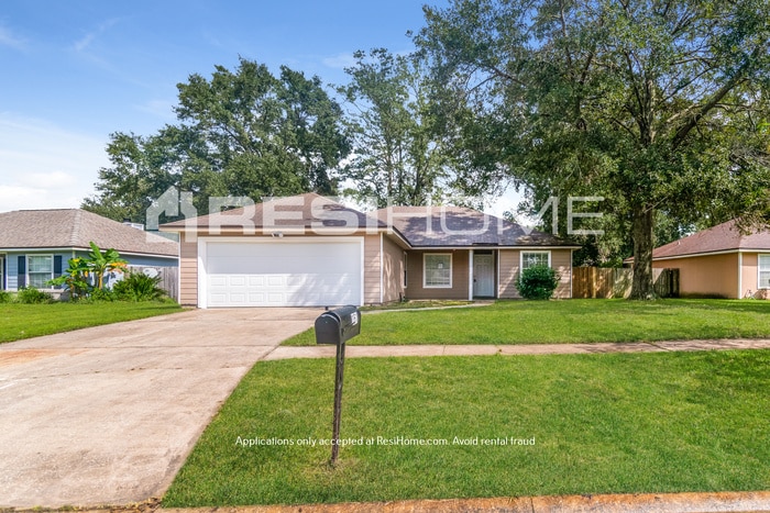 Foto principal - 151 Mayall Dr