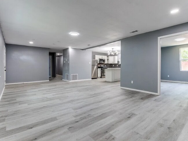 Building Photo - 5539 Co Rd 928