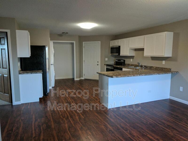 Primary Photo - 301 7th Ave NW