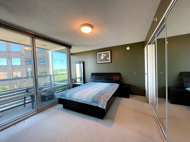 Master Bedroom - 800 Elgin Rd