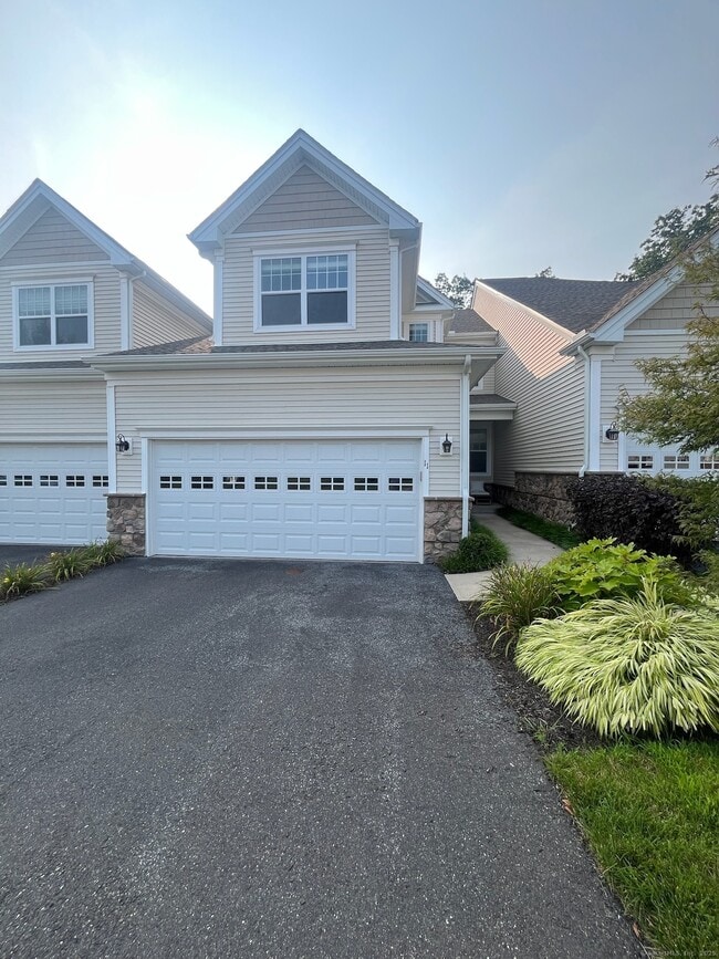 Building Photo - 11 Arrowwood Ct