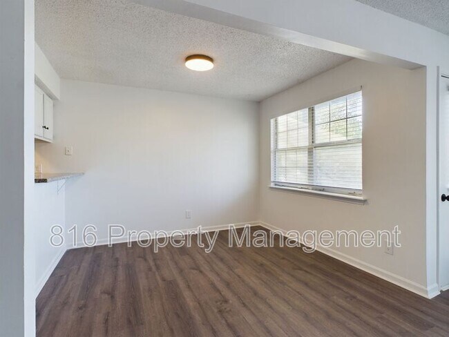 Building Photo - 300 Osage St