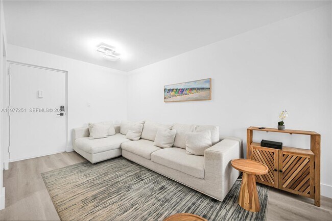 Foto del edificio - 250 180th Dr