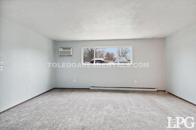 Building Photo - 6018 Secor Rd