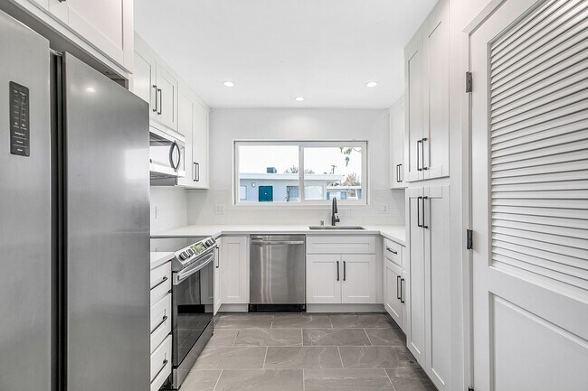 Interior Photo - 18545 Clark Street