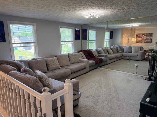 Foto del edificio - 3819 Walters Ln
