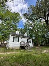 Building Photo - 1800 Buckner St
