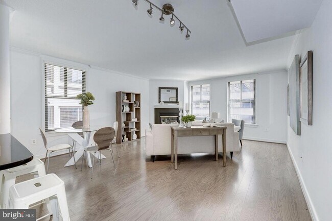 Foto del edificio - 631 D Street NW