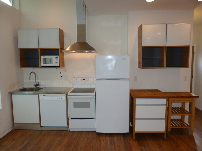 Building Photo - 491 Lake Dawn Rd