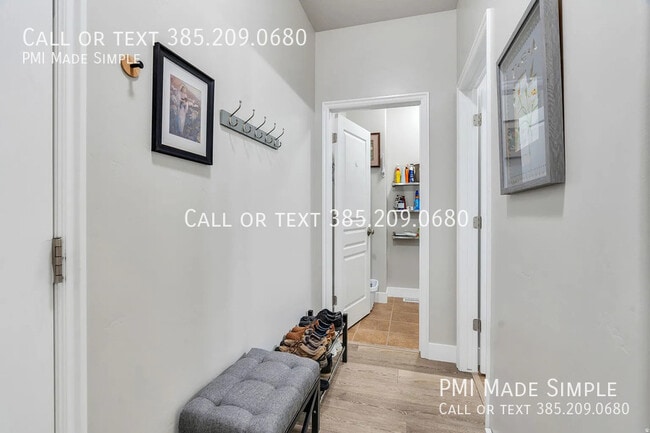 Building Photo - 256 E Backhand Ln