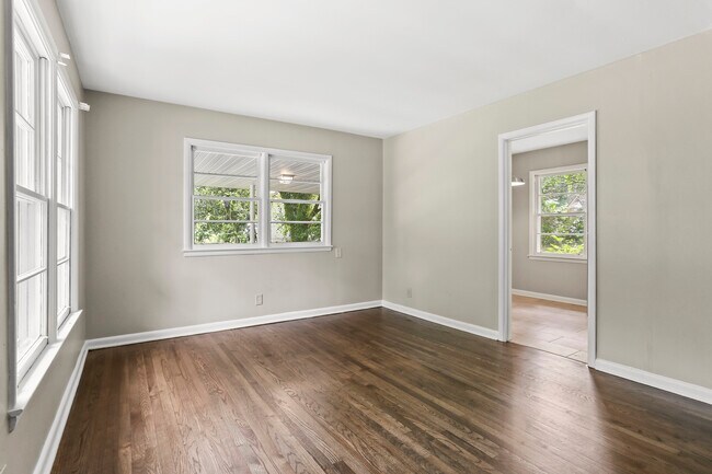 Foto del edificio - This cute 3 Bedroom Ranch, is priced to mo...