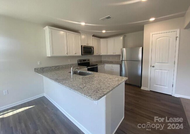 Building Photo - 9354 Creedmore Hills Dr