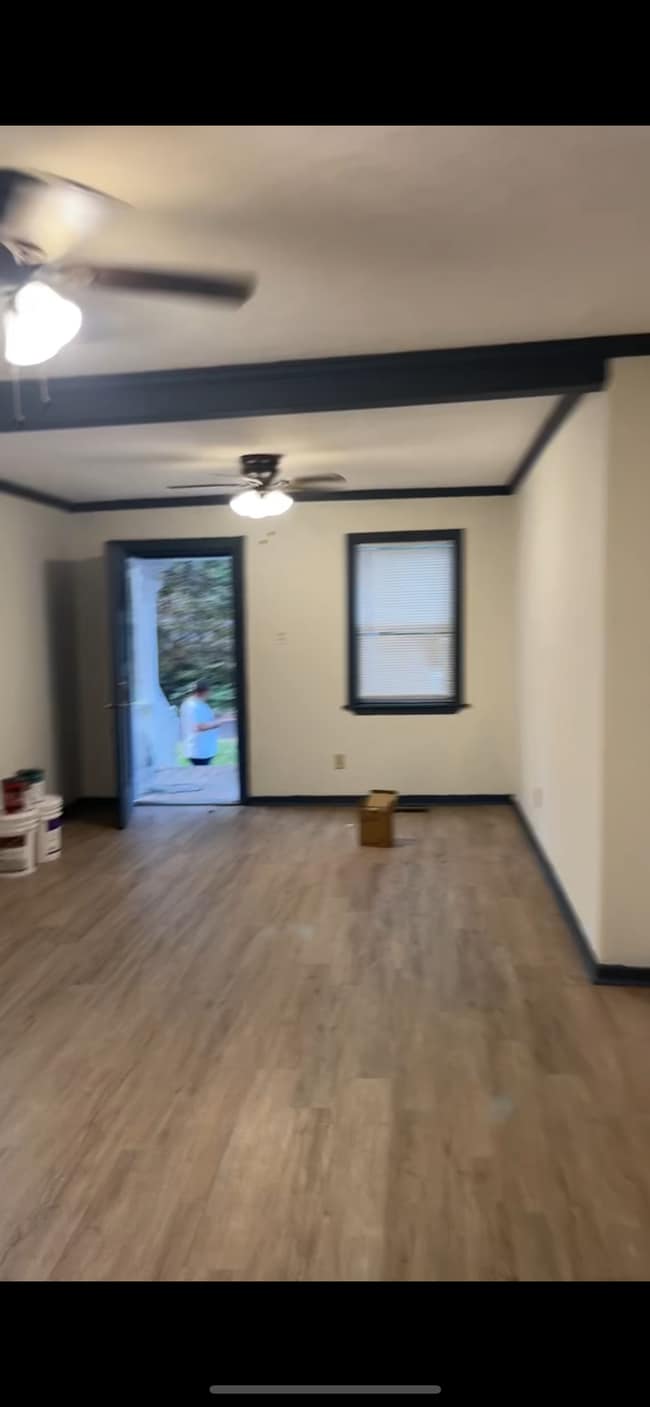 Foto del edificio - 1442 Bass Ave