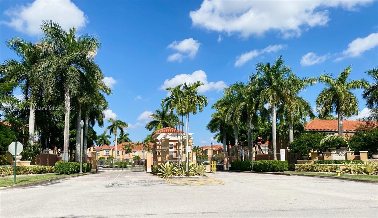 Foto principal - 778 SW 107th Ave
