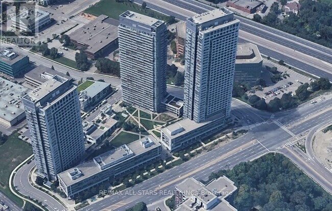 Building Photo - 2015 Sheppard Ave E