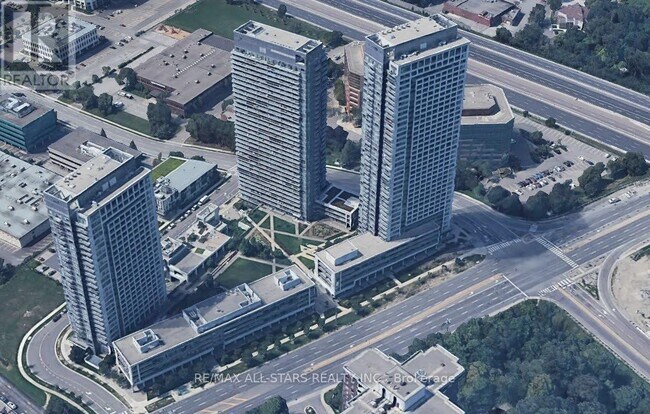 Photo du bâtiment - 2015 Sheppard Ave E
