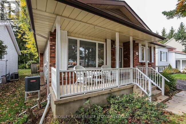 Building Photo - 28 Oak Dr