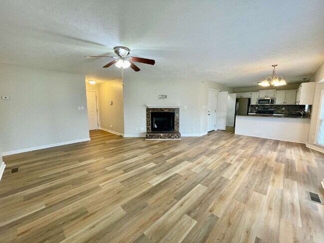 Foto del edificio - Newly Updated 3-Bed, 2-Bath Nest in Fayett...