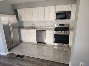 Building Photo - 7599 Rabon Ave