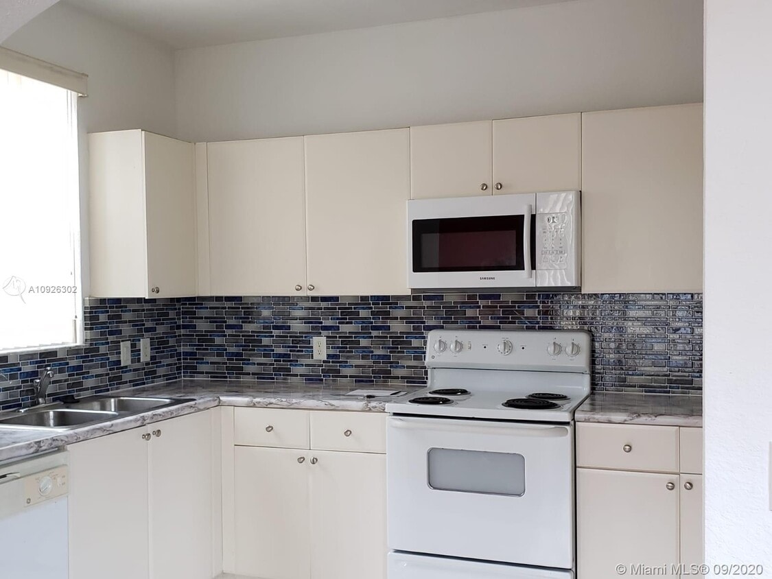 Foto del edificio - 15757 SW 40th St