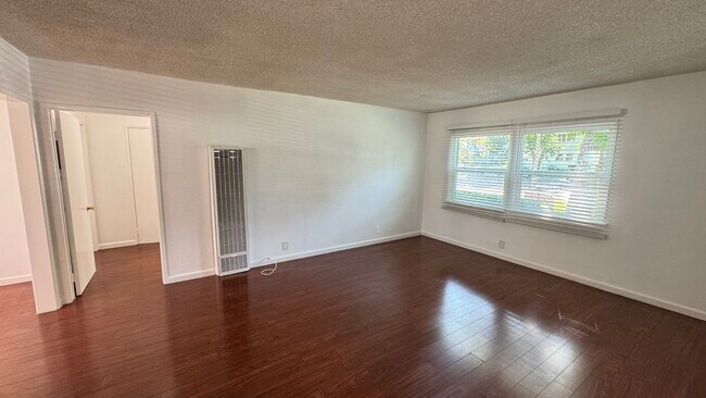 Building Photo - 5810 Bowcroft St