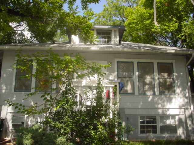 Foto principal - 2818 San Pedro St