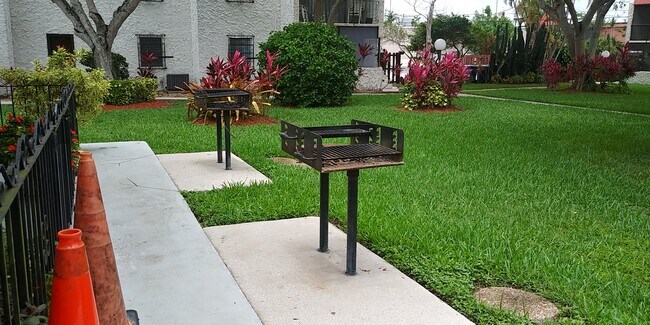Foto del edificio - 8701 SW 141st St