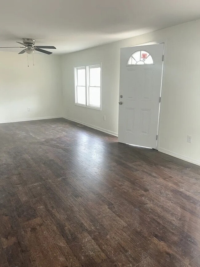 Foto del edificio - 721 Pickens Dr