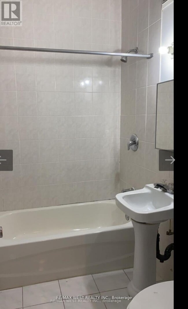 Building Photo - 730 Logan Ave