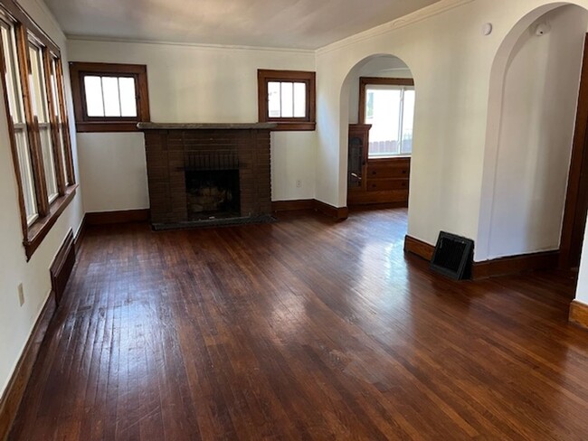 Building Photo - 88 E Ido Ave
