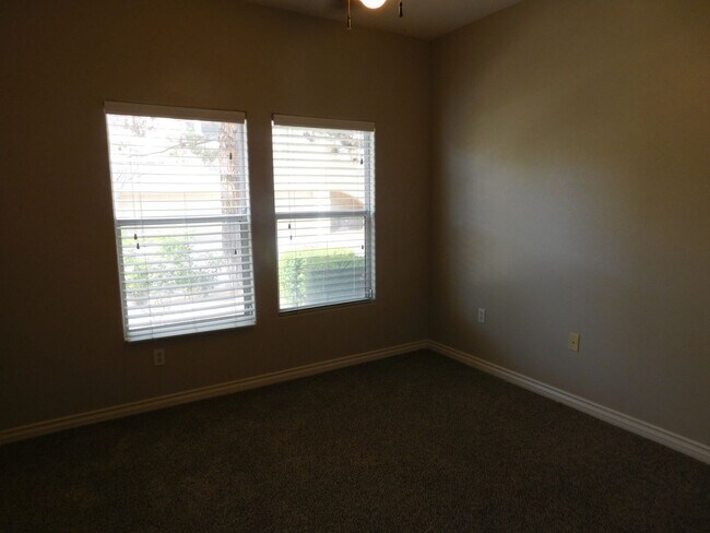 Foto del edificio - SUMMERLIN CONDO*COMMUNITY AMENITIES-POOL-S...