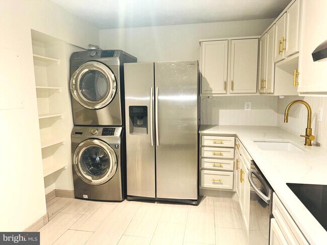 Foto del edificio - 307 Yoakum Pkwy
