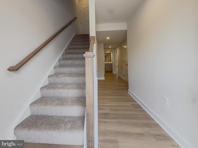 Foto del edificio - 6737 Shelton Ln