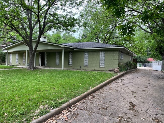 Building Photo - 3701 Austin Ave