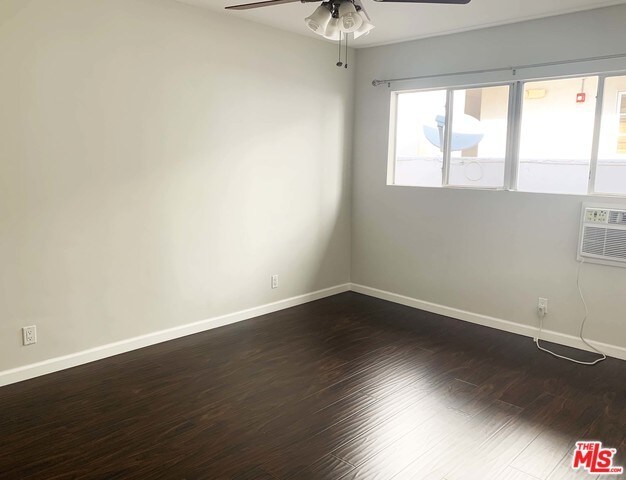 Foto del edificio - 142 N Clark Dr