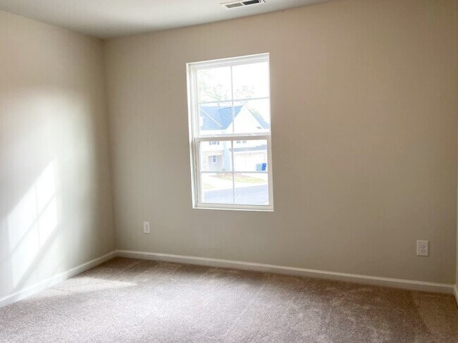 Foto del edificio - Brand New 3 bedroom Townhome for Rent