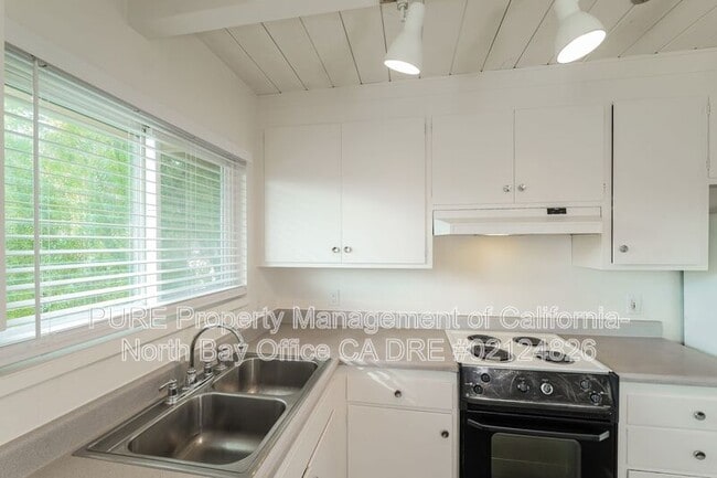 Building Photo - 3695 Sonoma Ave